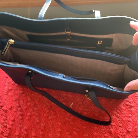 Brand new Michael Kors. Never used - Picture 2 of 4